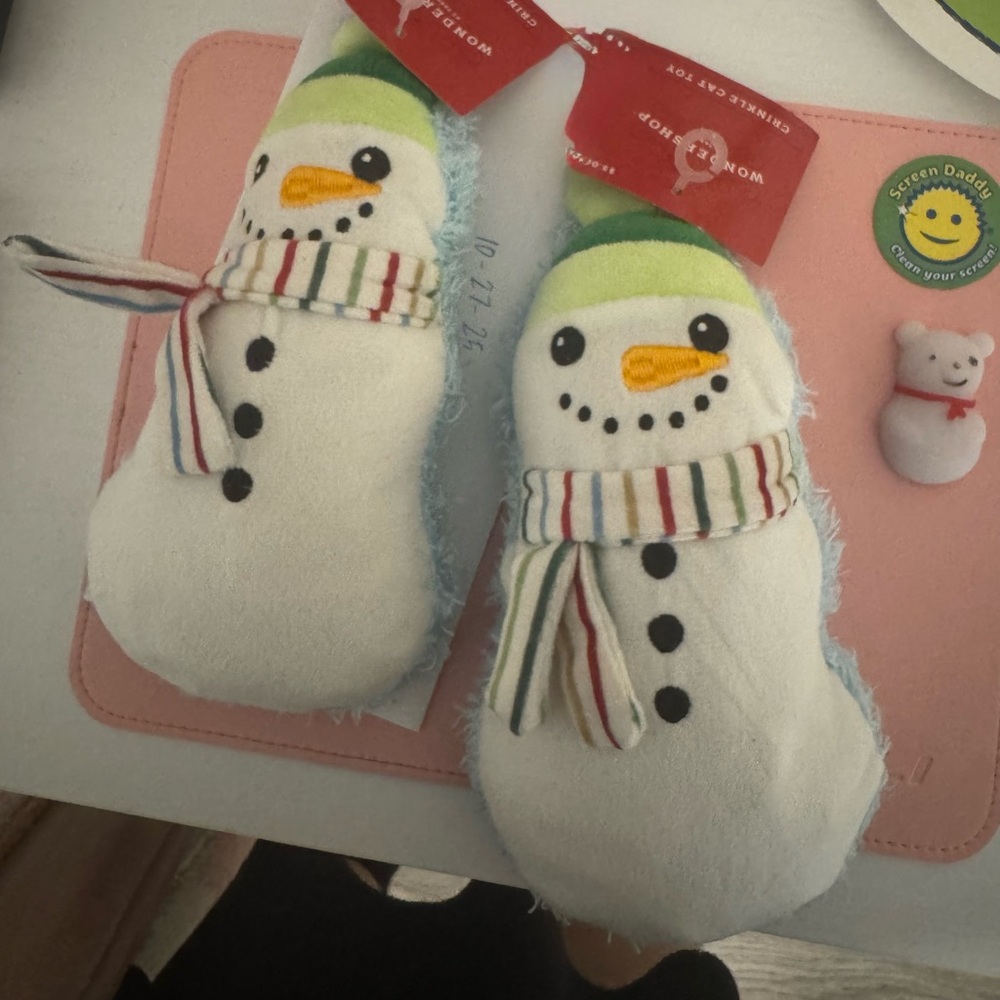 NWT set of 2 crinkle cat toys, snowman